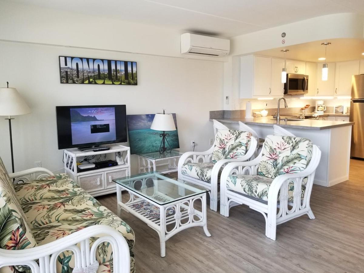 Ilikai Tower One Bedroom Lagoon View Waikiki Condos With Lanai & Free Wifi Honolulu Room photo