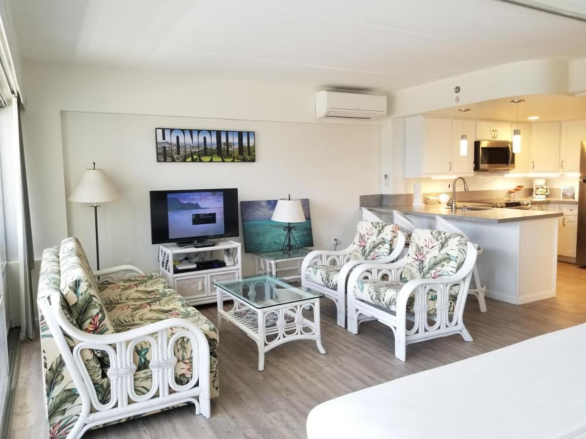 Ilikai Tower One Bedroom Lagoon View Waikiki Condos With Lanai & Free Wifi Honolulu Room photo