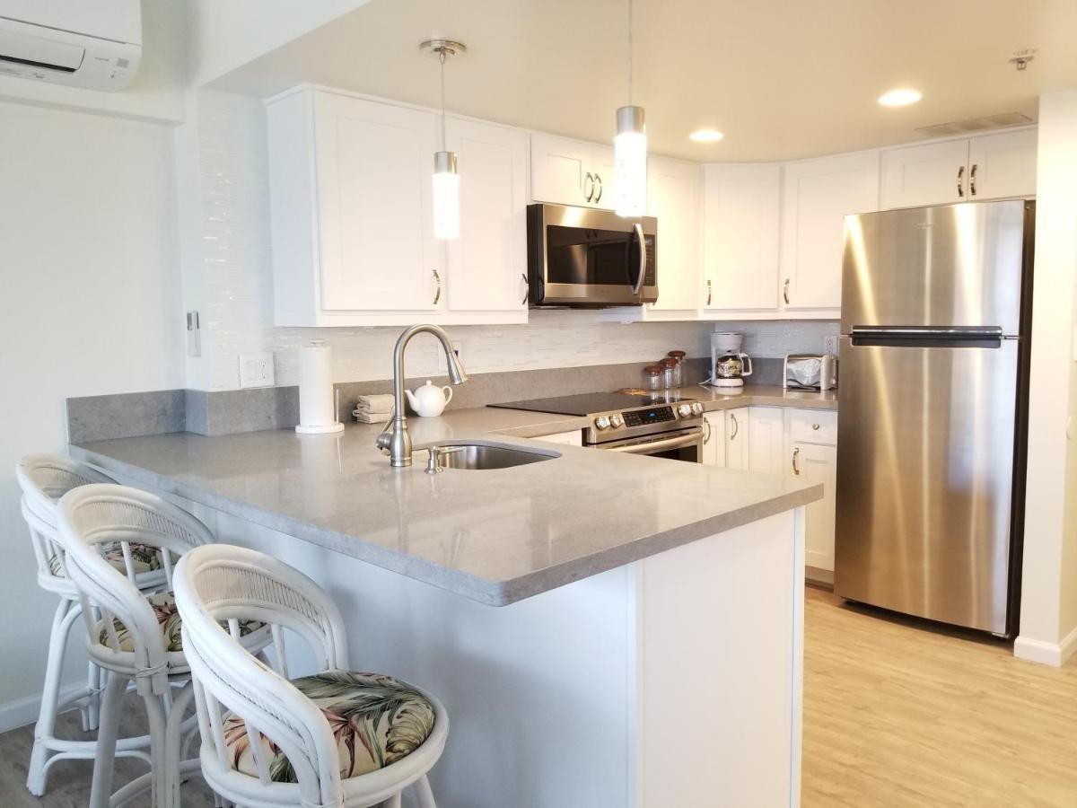Ilikai Tower One Bedroom Lagoon View Waikiki Condos With Lanai & Free Wifi Honolulu Room photo