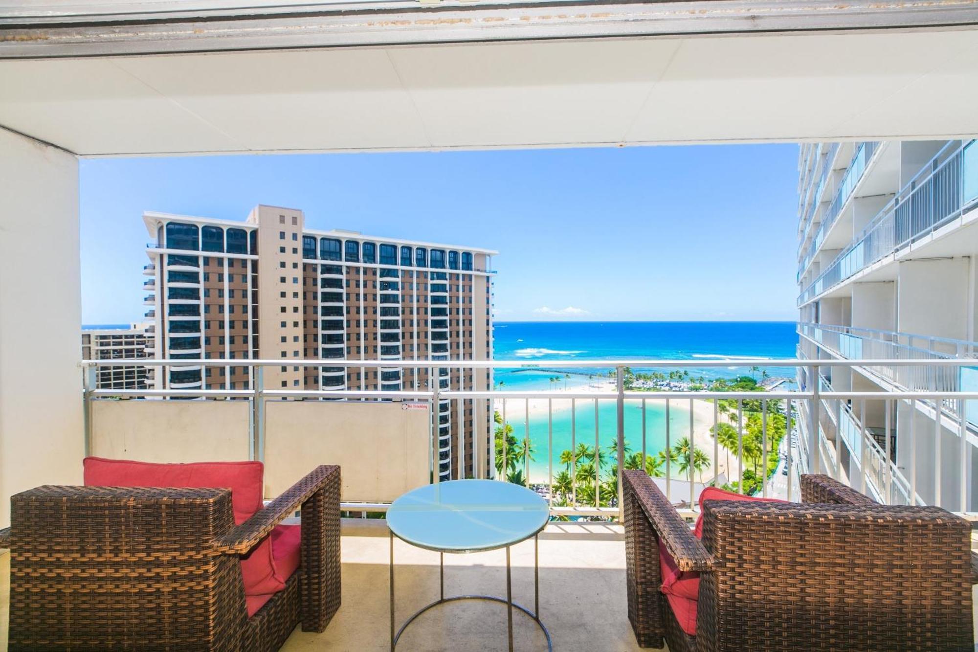 Ilikai Tower One Bedroom Lagoon View Waikiki Condos With Lanai & Free Wifi Honolulu Room photo